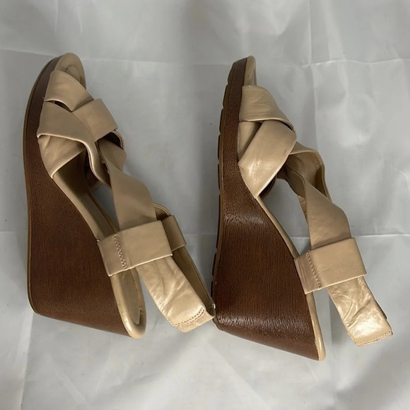 COLE HANN Crisscross Tan Open Toe Wedge Shoes Nike Air Technology Leather 9.5 - Picture 4 of 12